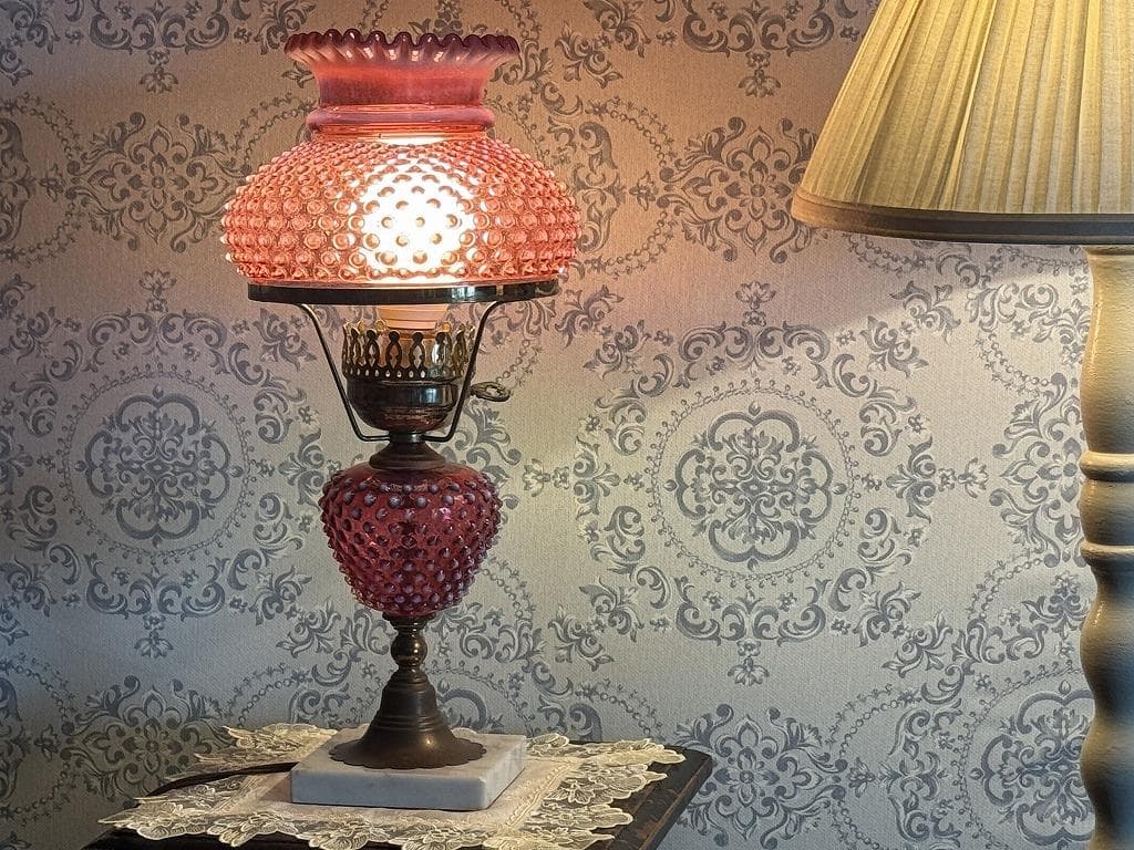 フェントン　ホブネイル　クランベリー　オパールセント　ランプスタンド