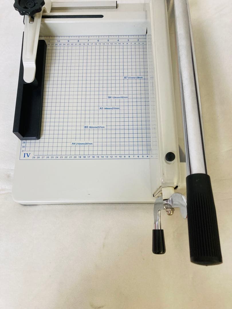 業務用　大型裁断機　ペーパーカッター　サイズ　A4　B5　A5　B6　B7