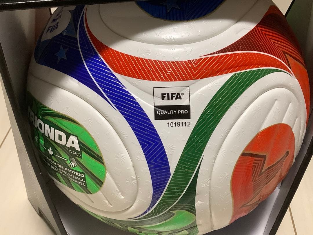 アディダス　ワールドカップ 2026 トリオンダ 5号球　公式球