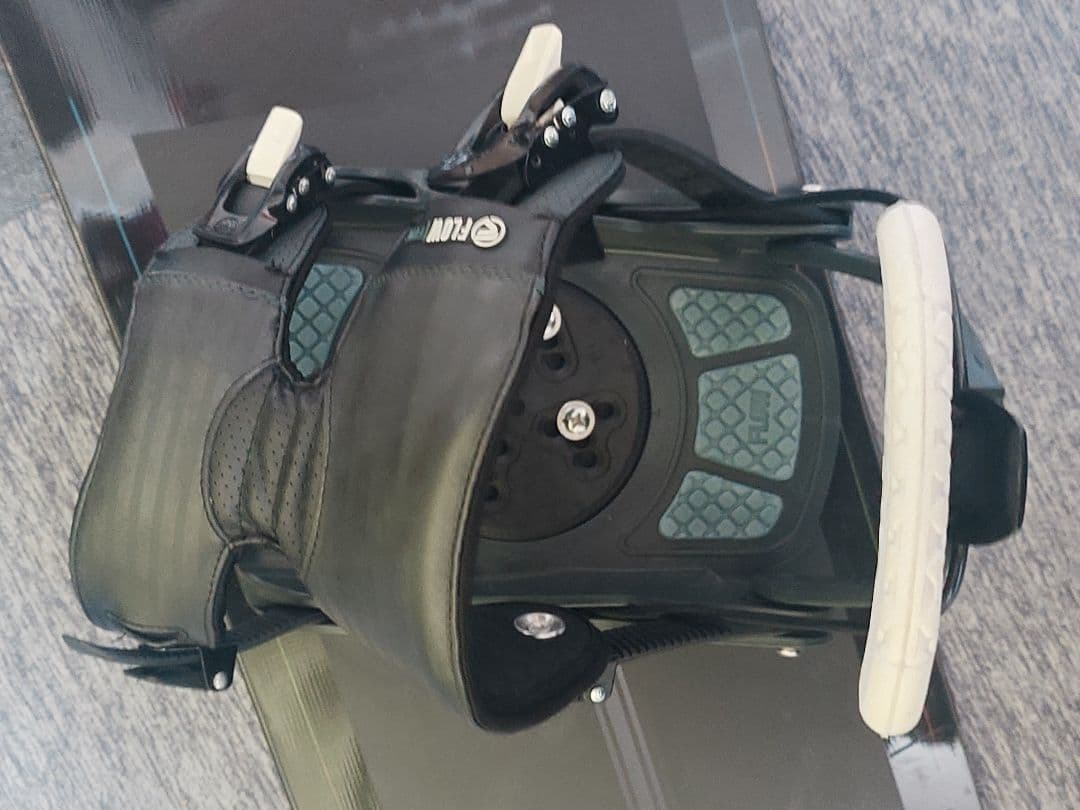 FLOW スノーボード フビンディング付き