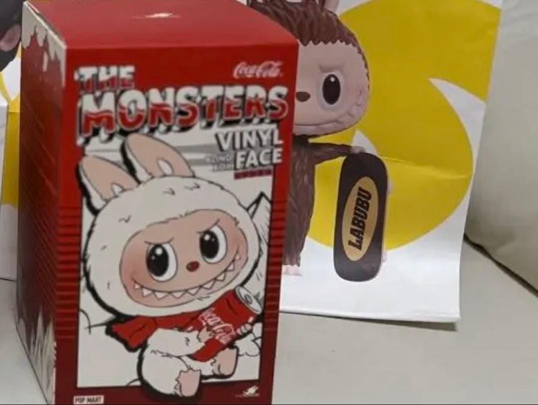 コカコーラ　ラブブ　Labubu ぬいぐるみ　シークレット