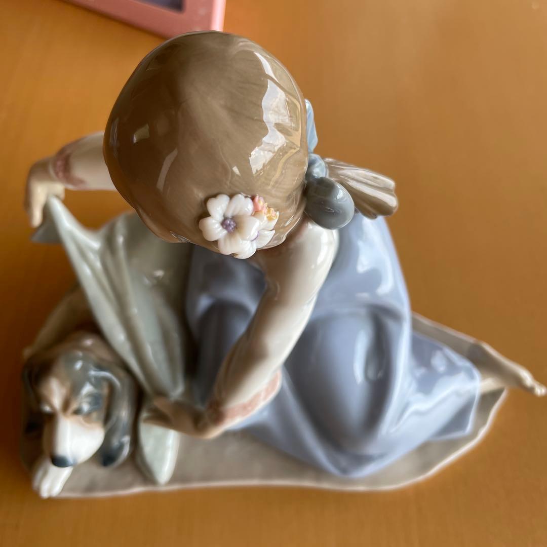極美品　LLADRO リヤドロ　座っている少女子犬付き　　キズなし破損なし