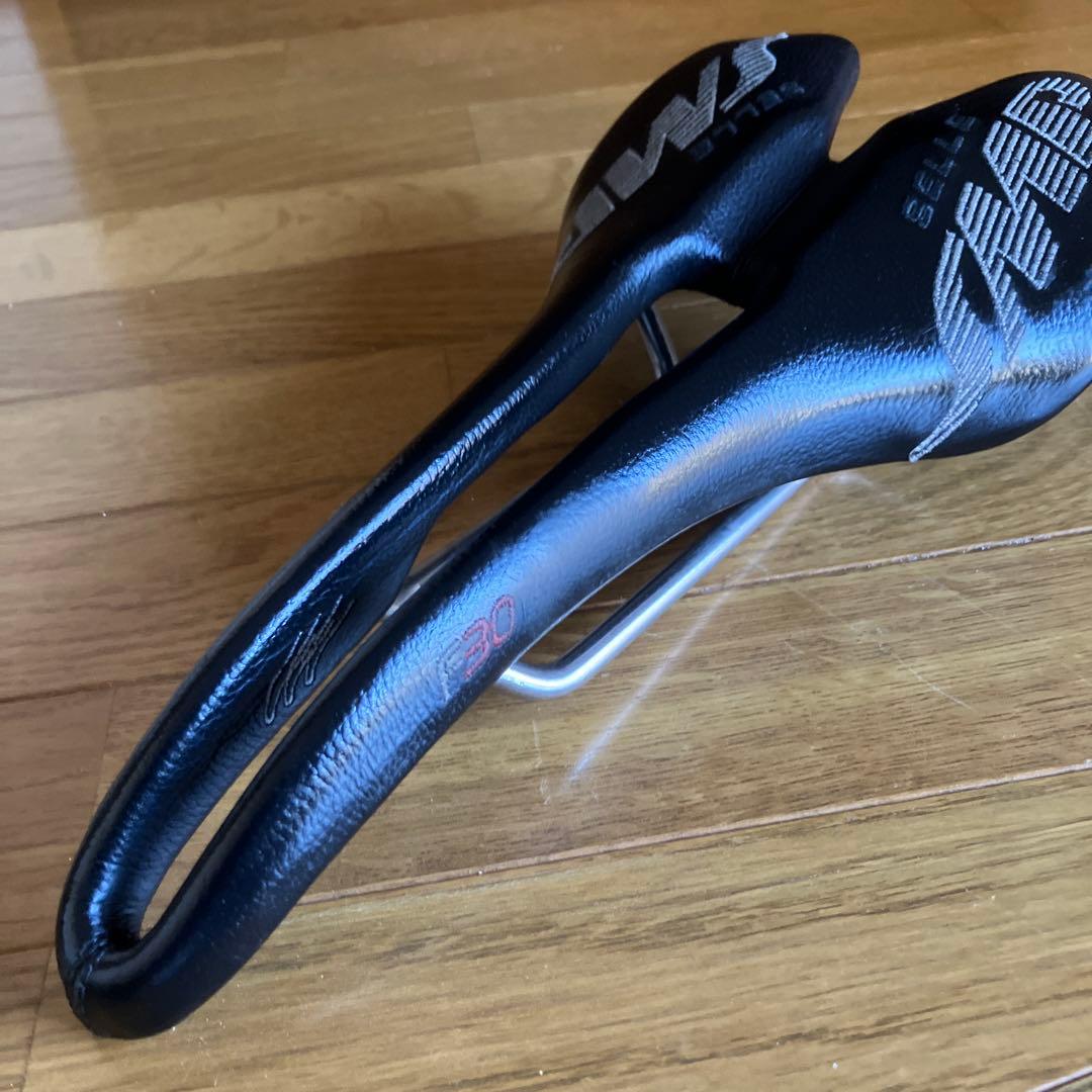 SMP F30 サドル