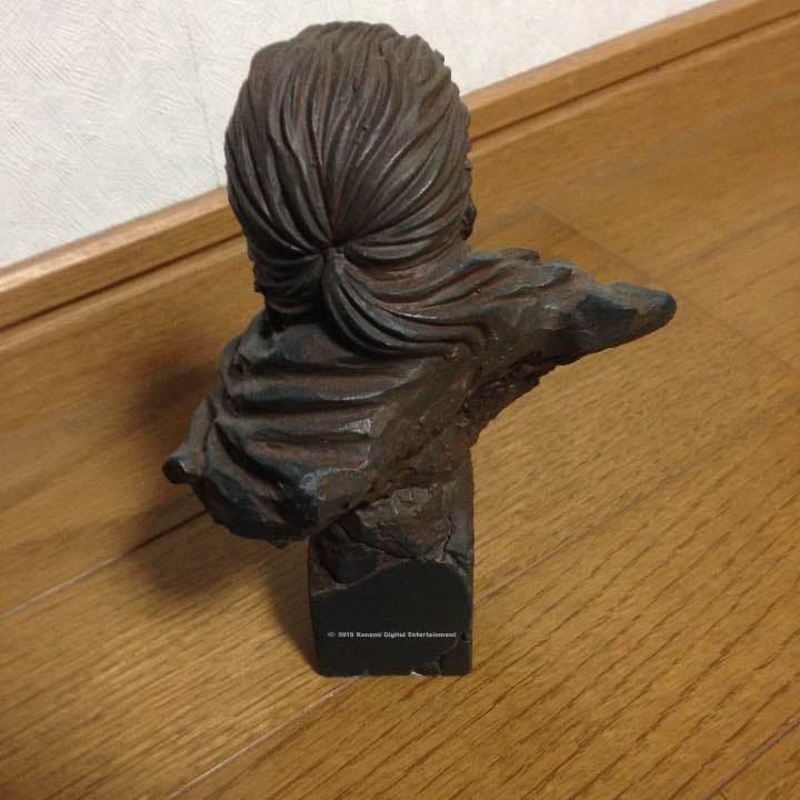 メタルギアソリッドＶ  スネークの胸像