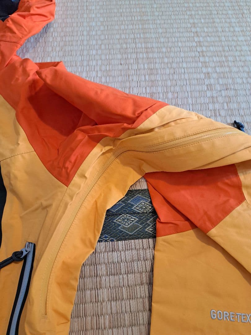 【再値下げ】【美品】mont-bell ダイナアクションパーカー