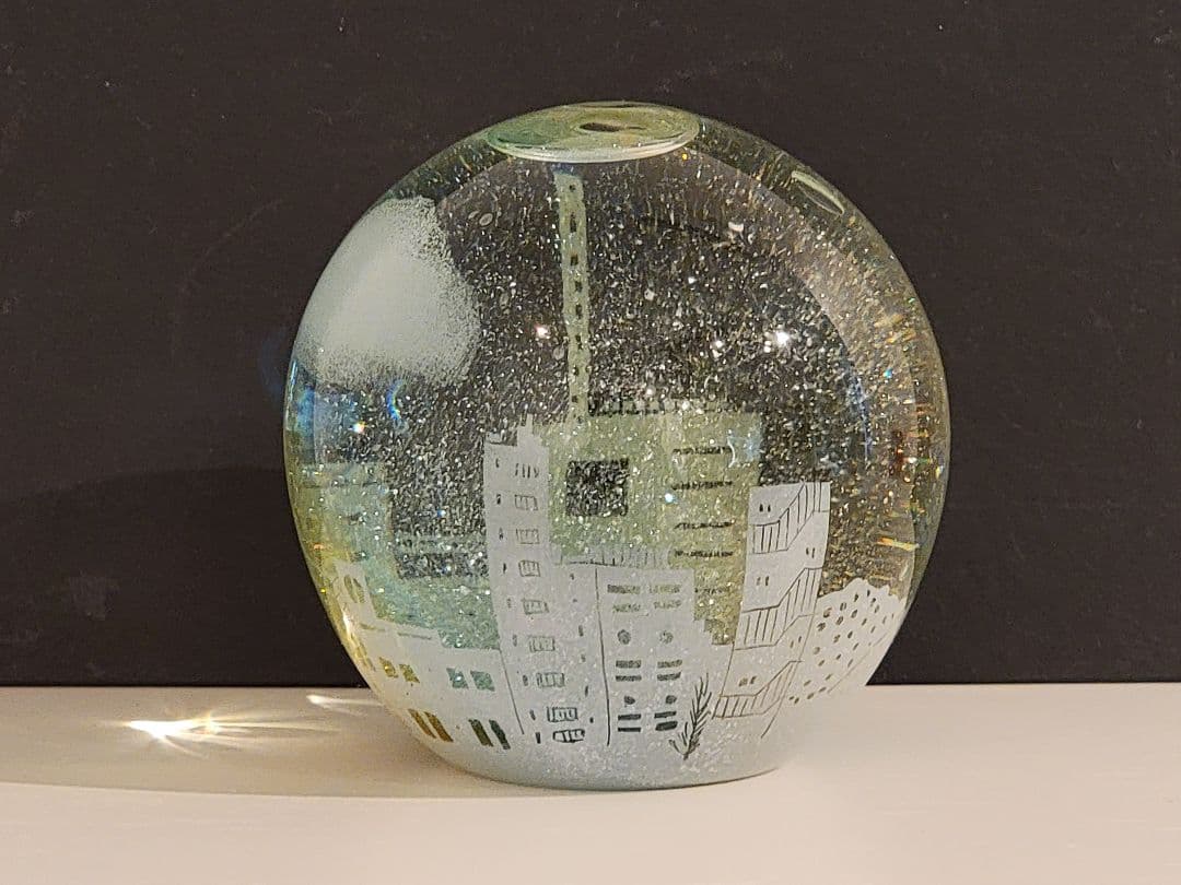 金津沙矢香さん　スノードーム