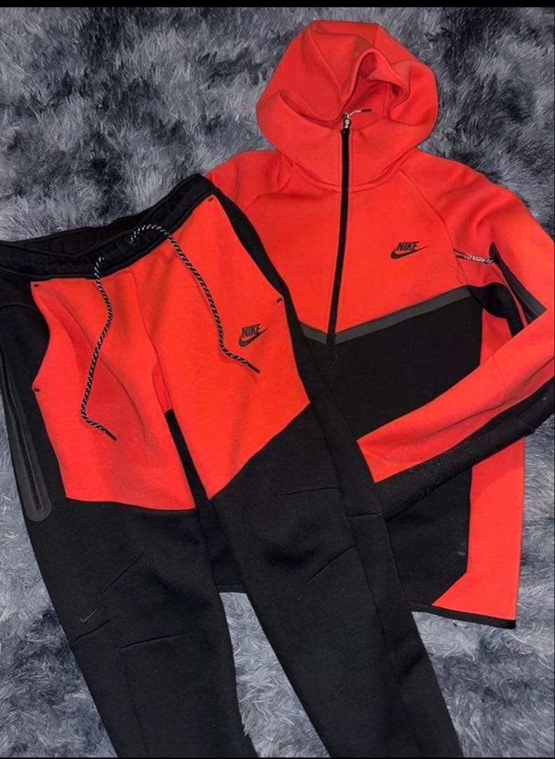 NIKEテックフリース上下Mセット赤黒