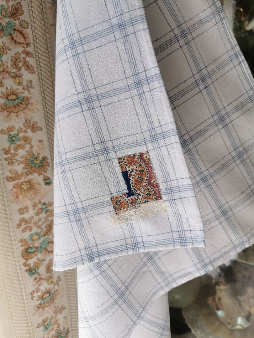 アンティーク インディゴ西洋花更紗アップリケ＆レース装飾付 ブルーチェッククロス