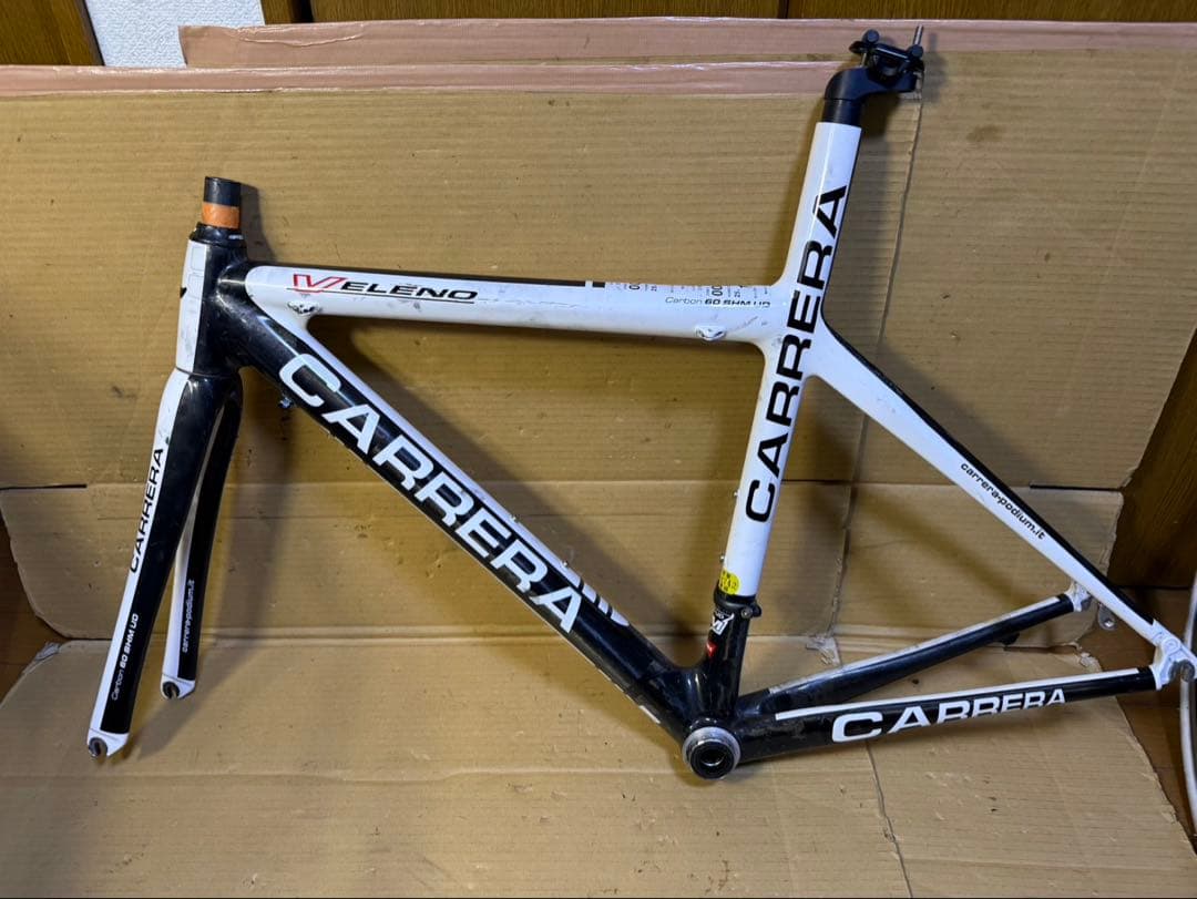 CARRERA VELENO ロードバイク　カーボンフレーム