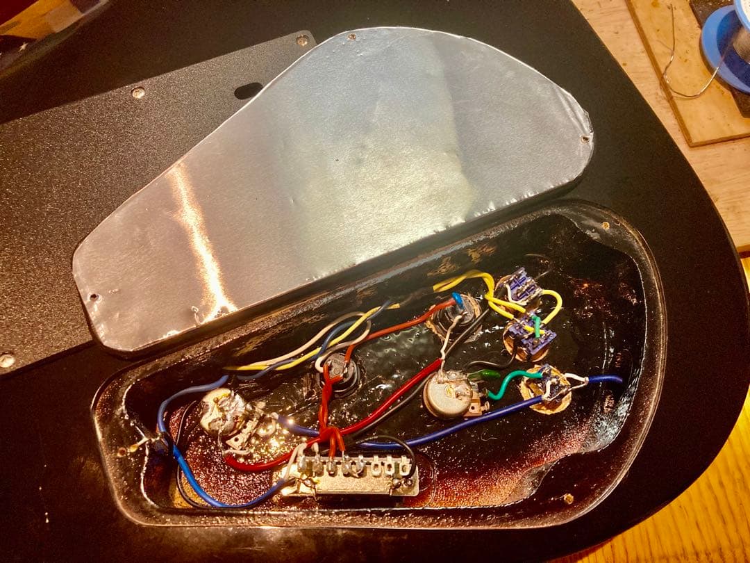 ☆美品　モディファイして新機能増強 Tony Smith のストラトキャスター