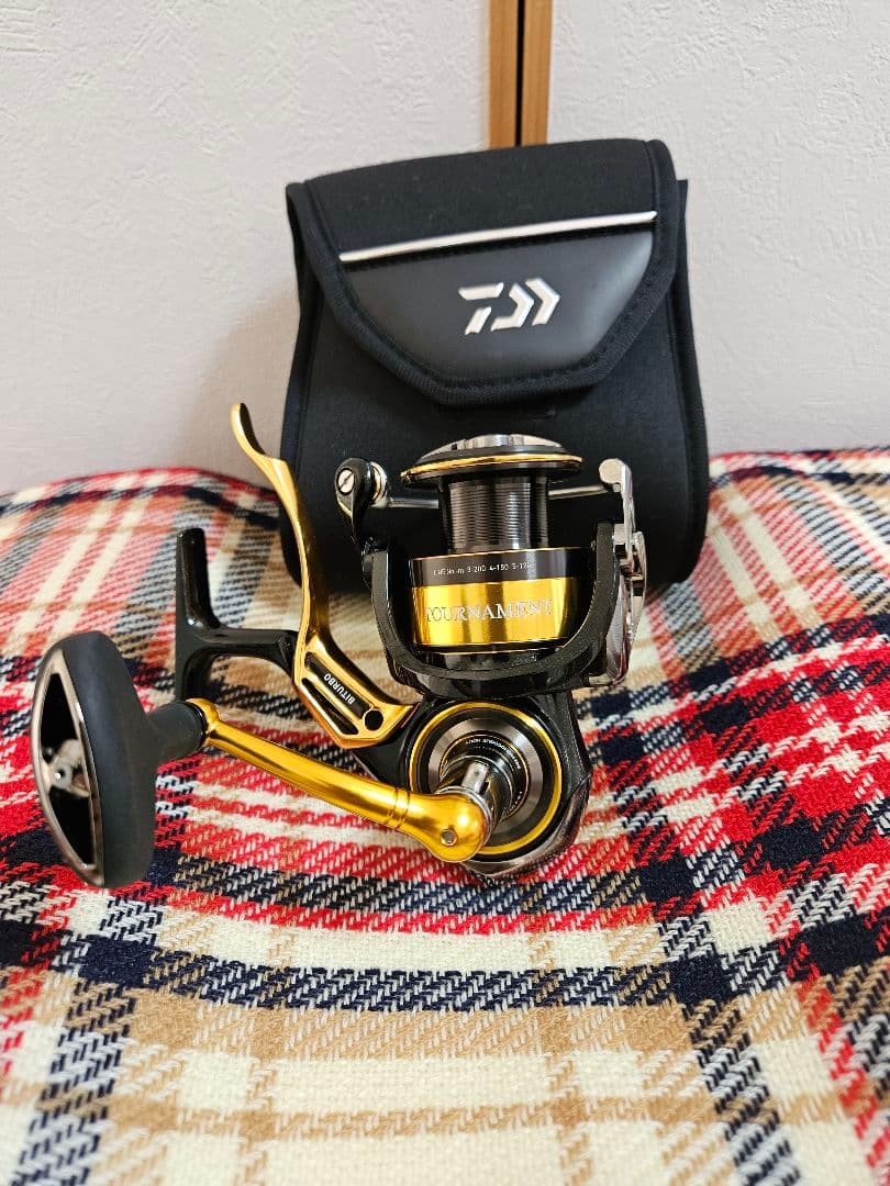 DAIWA 22TOURNAMENT ISO 3000XH LBD ケース付き