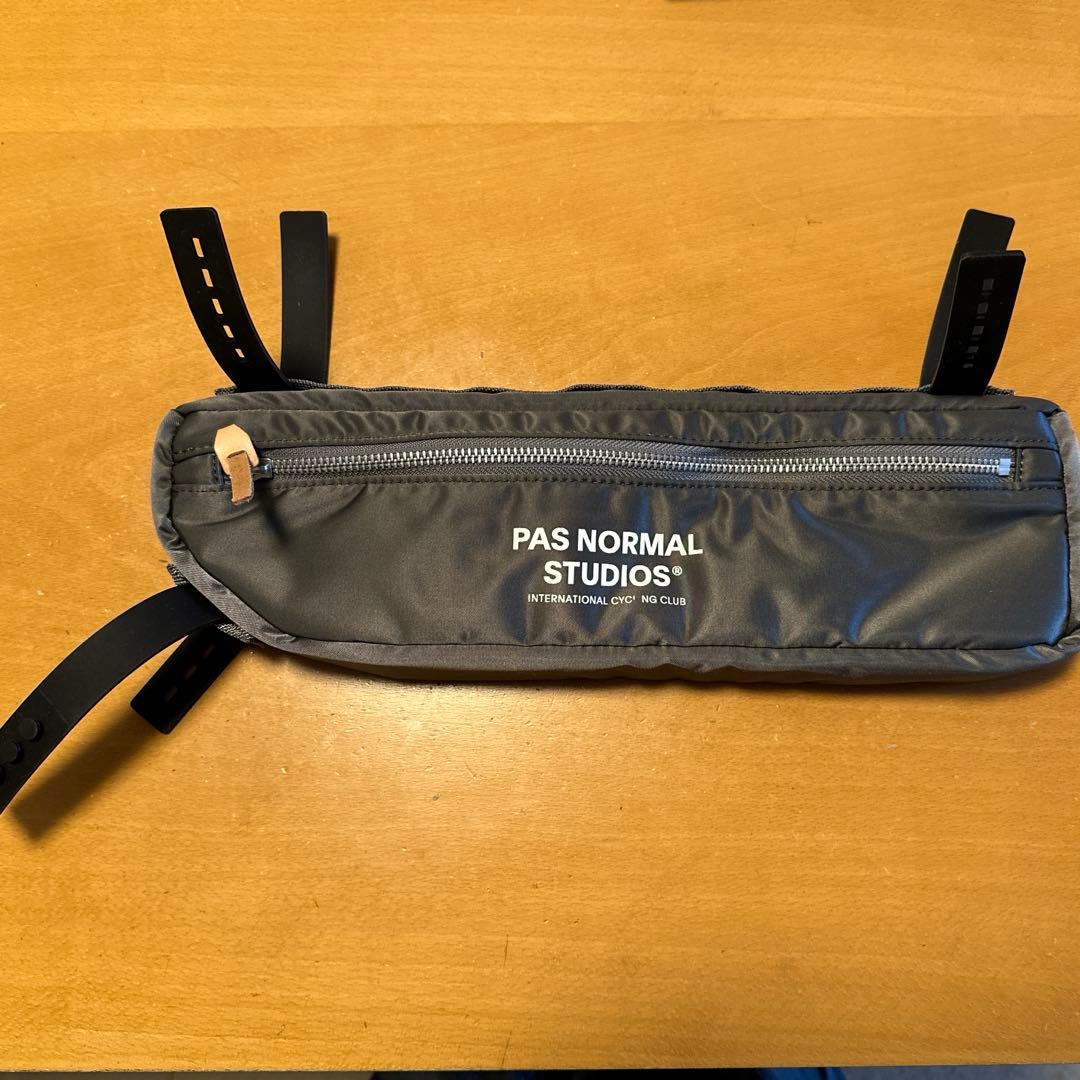 PAS NORMAL STUDIOS ポーターフレームバッグ グレー
