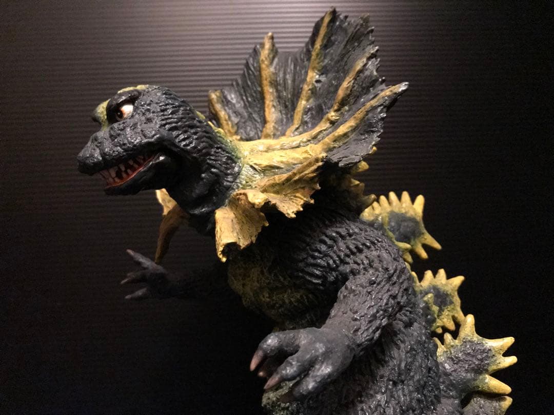 ファルシオン エリ巻き怪獣ジラース 1/150 ソフビモデルキット完成品