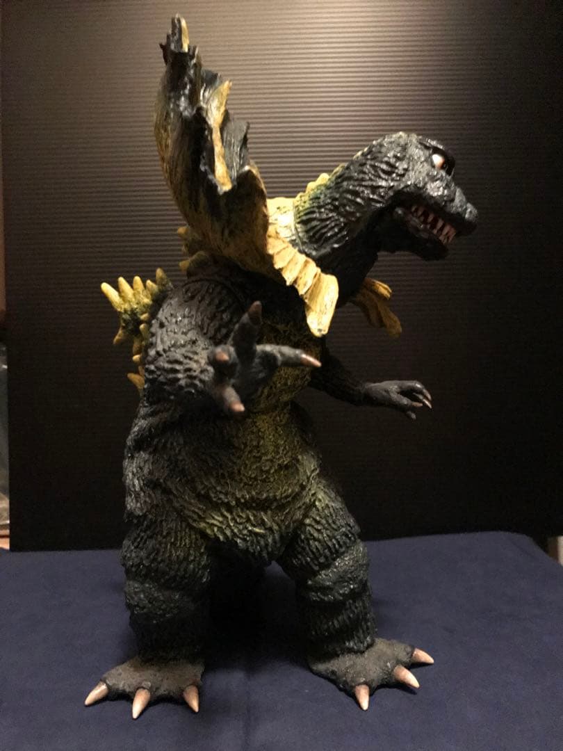 ファルシオン エリ巻き怪獣ジラース 1/150 ソフビモデルキット完成品