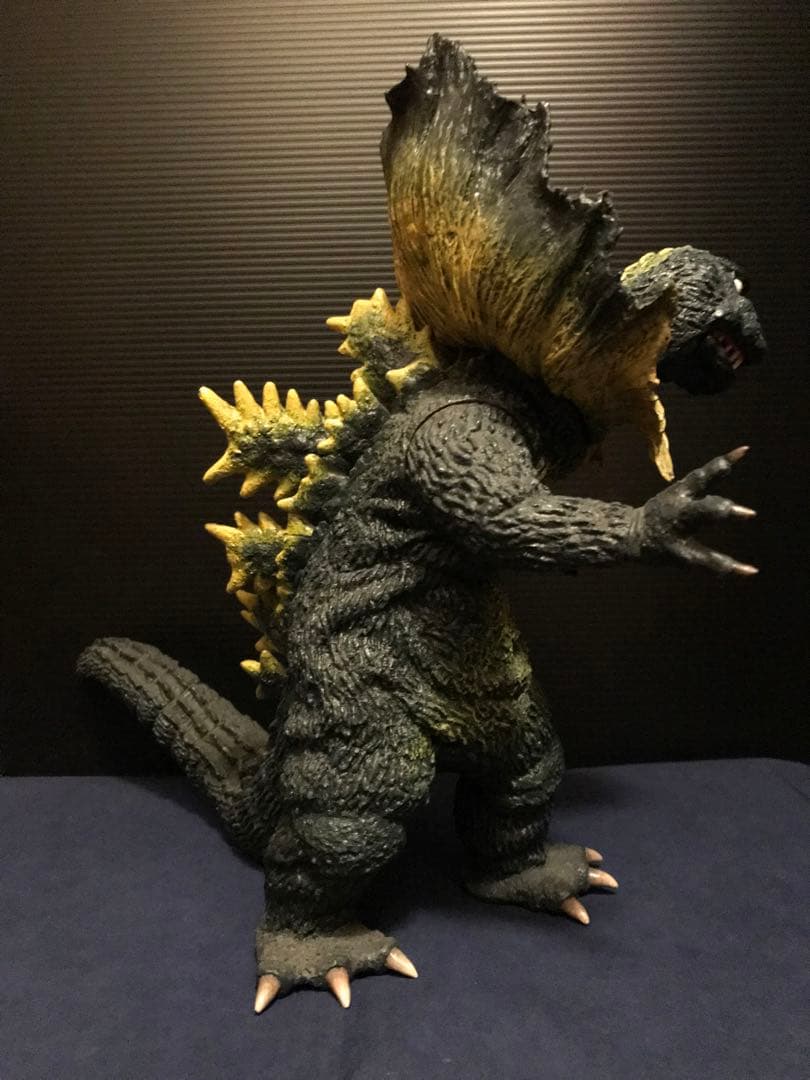 ファルシオン エリ巻き怪獣ジラース 1/150 ソフビモデルキット完成品