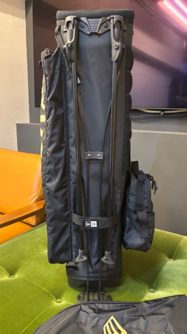 希少美品 NEW ERA ブラックゴールド スタンドキャディバッグ+レンジケース