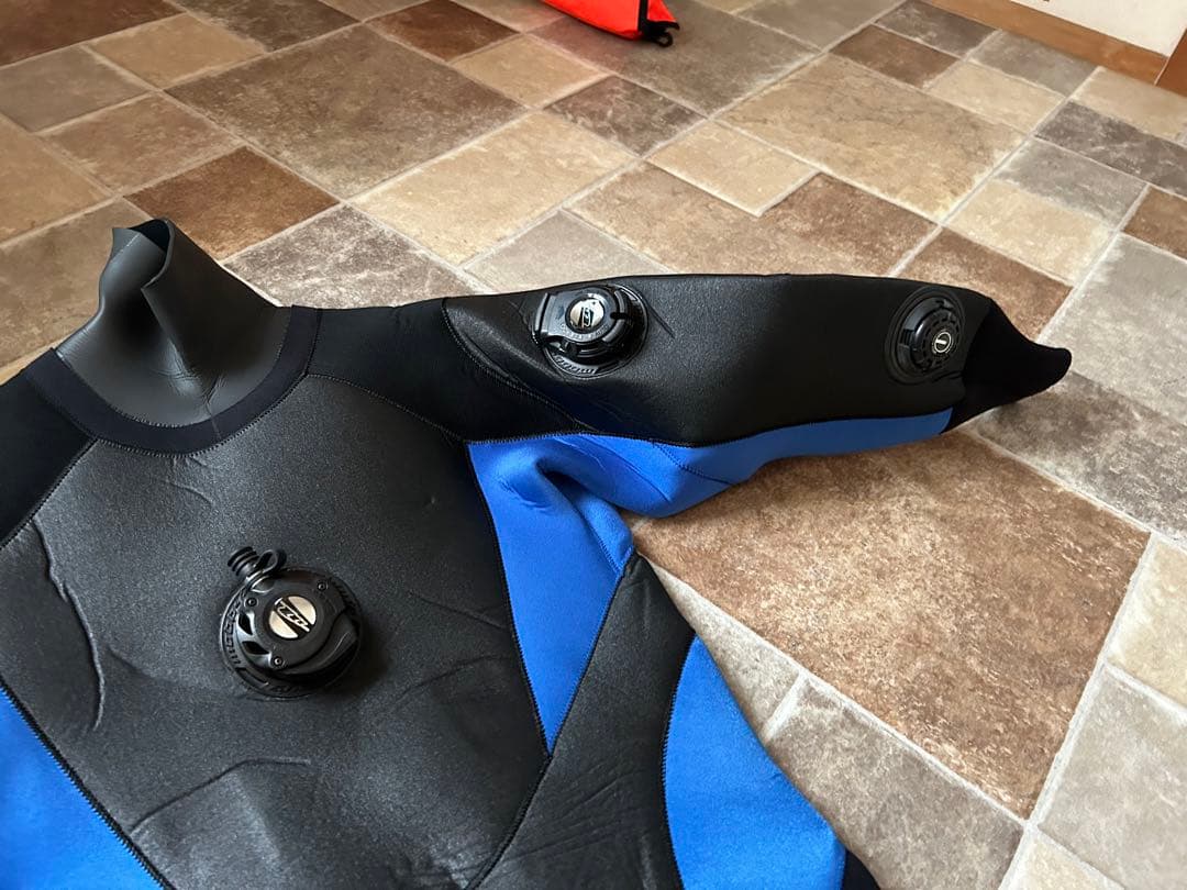 モービーズ　ドライスーツ　ダイビング