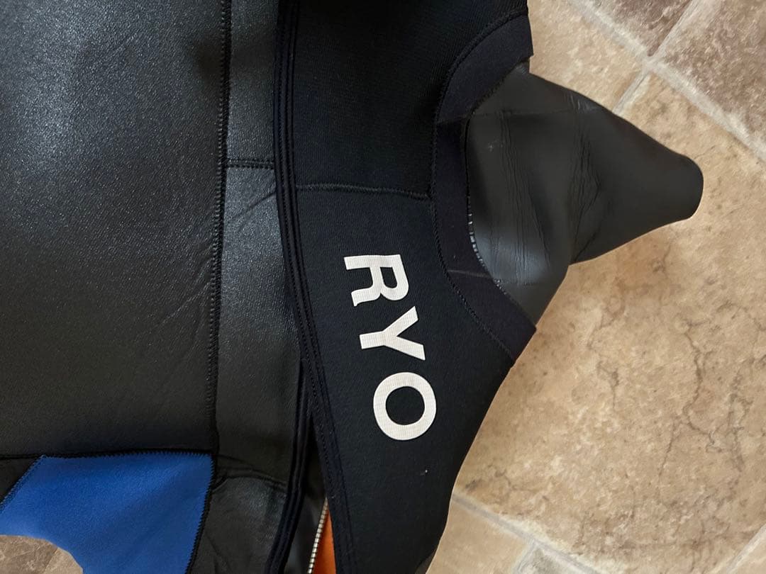 モービーズ　ドライスーツ　ダイビング