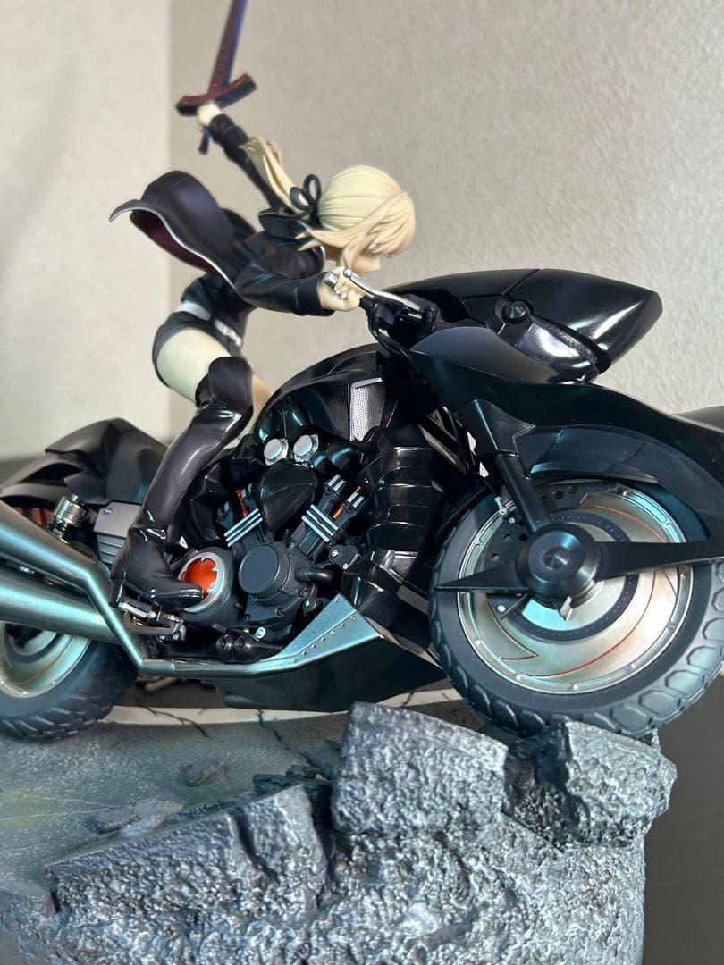 Fate アルトリア・ペンドラゴン〔オルタ〕＆キュイラッシェ・ノワール