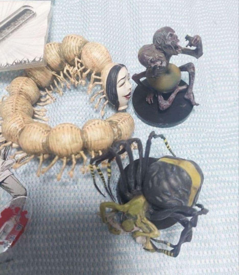 彼岸島フィギュア、アクスタ、501ワクチンボトル