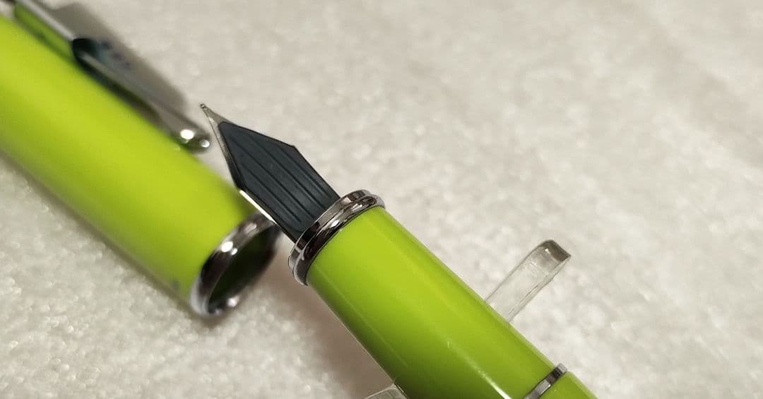 パイロット　万年筆　プレラ　ライムグリーン　細字