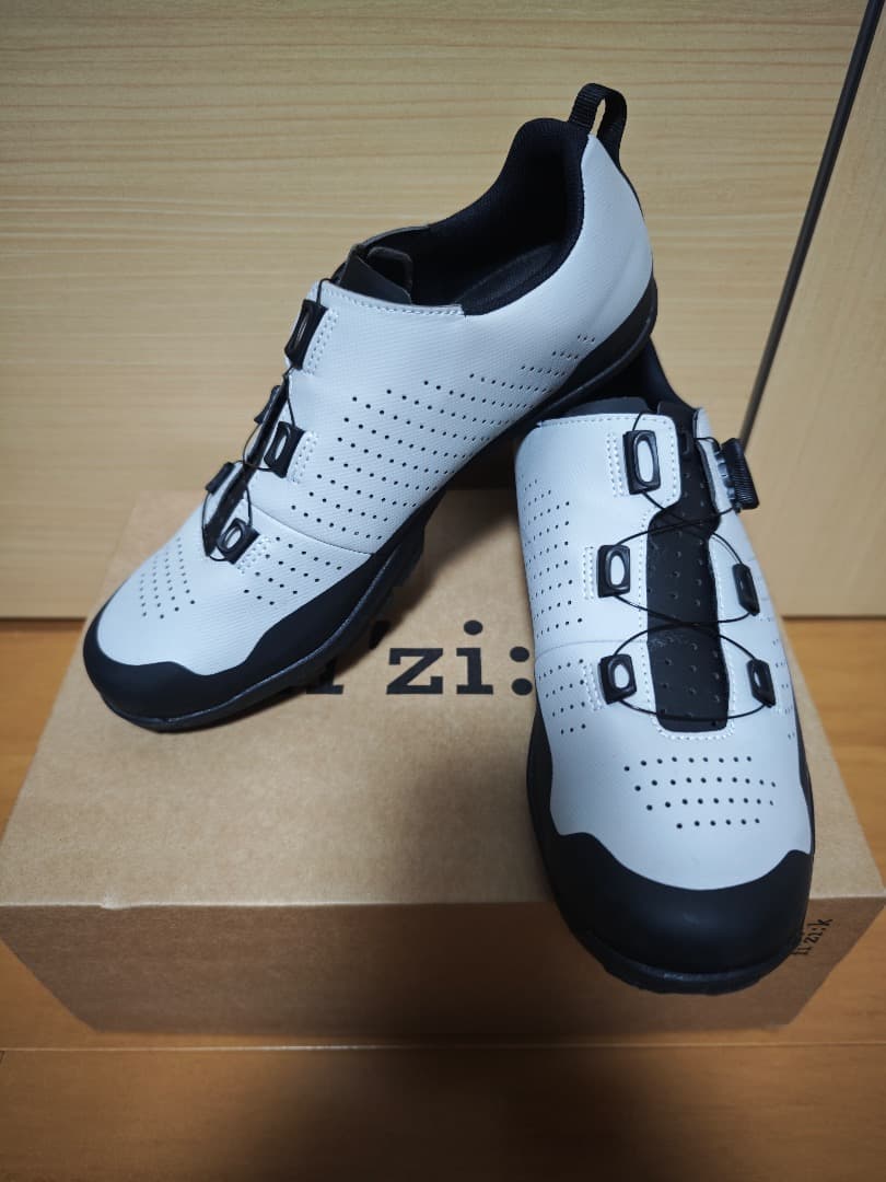 fi'zi:k ATLAS TERRA シューズ 41（JP 26.4） グレー