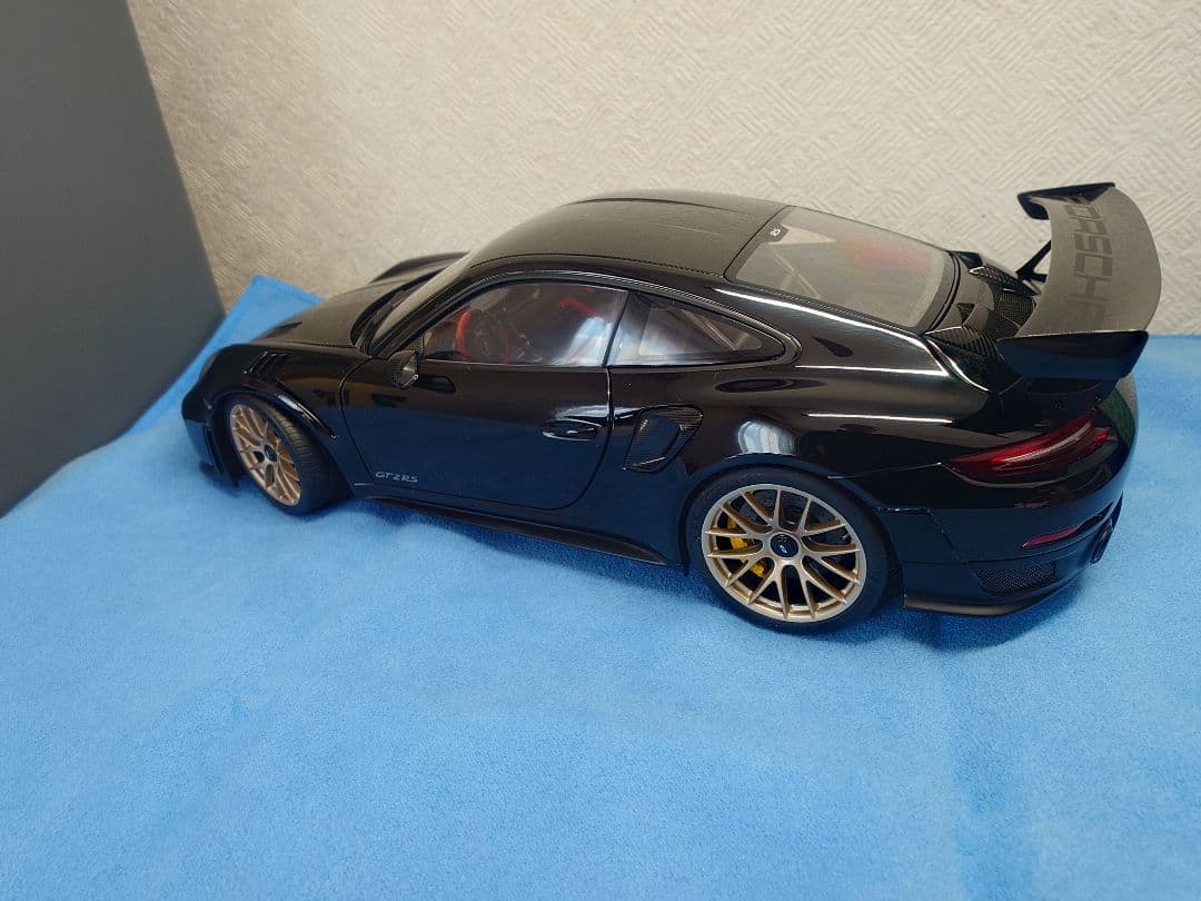 オートアート1/18 ポルシェ 911 (991.2) GT2