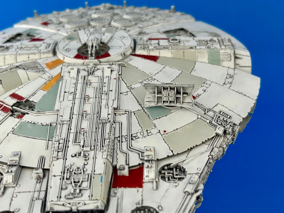 バンダイ 1/144 ミレニアムファルコン 最後のジェダイ完成品　整理番号3