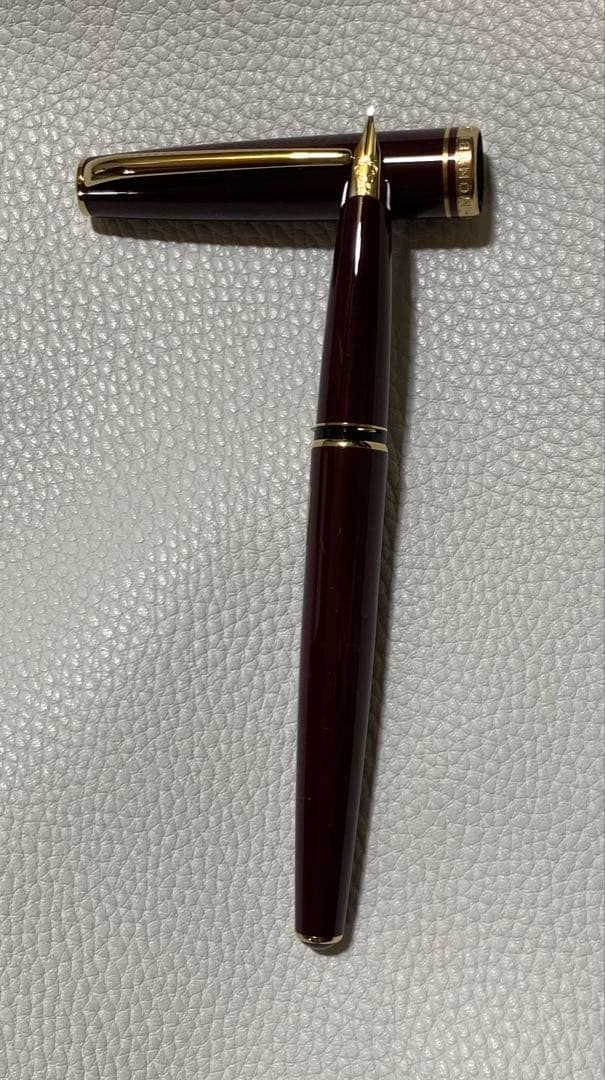 ペン先はF（細字）です。 本体に「F Germany」のシールが残っています。