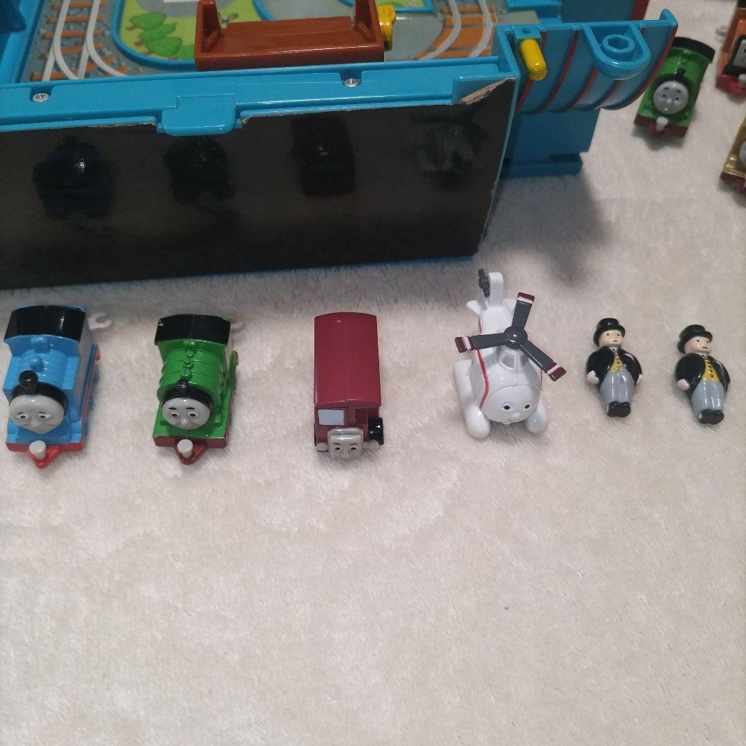 希少　トーマス　 ポケットファンタジーステーション　パッと出るタウン