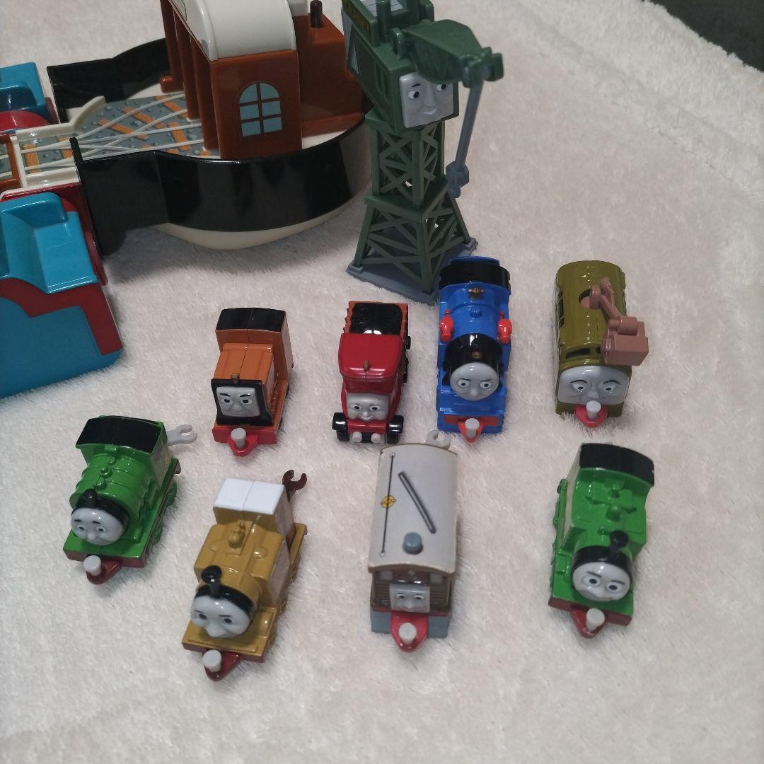 希少　トーマス　 ポケットファンタジーステーション　パッと出るタウン