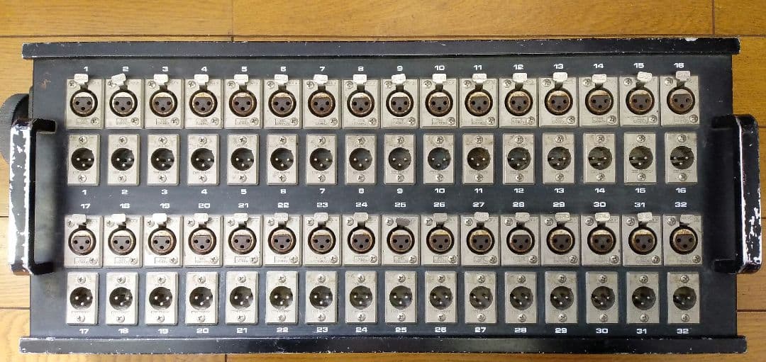 CANARE 32B12MS 旧タイプ 32chパラコネクタボックス