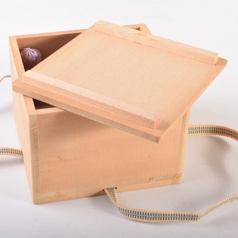 茶道具　京焼　鳴滝窯　橋本城岳作　色絵金彩　八宝文　茶碗　共箱　V　7194