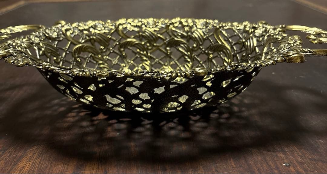 【アンティーク・素材不明・真鍮風】イタリア製 バスケット