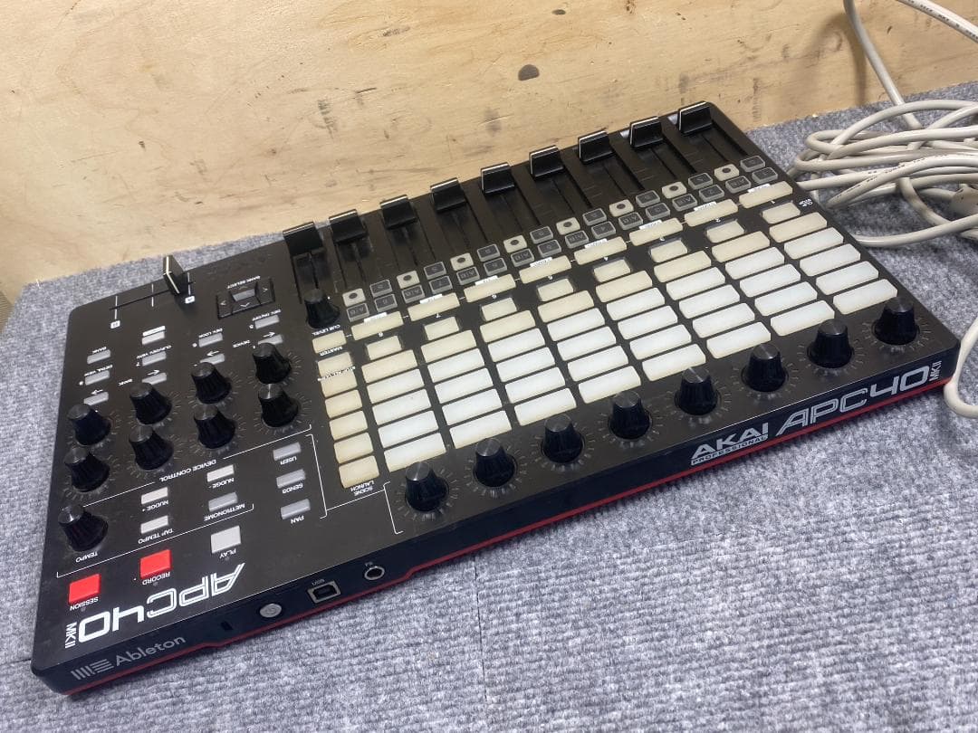 AKAI APC40 mkⅡ midi パッド コントローラー