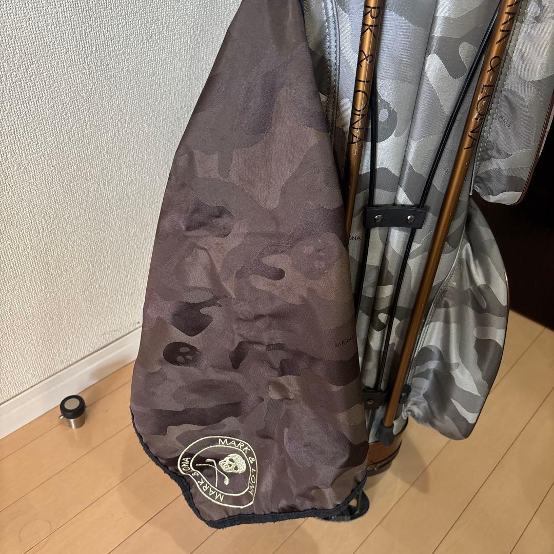 えむえむ　マークアンドロナ　迷彩グレー スカルプリント キャディバッグ