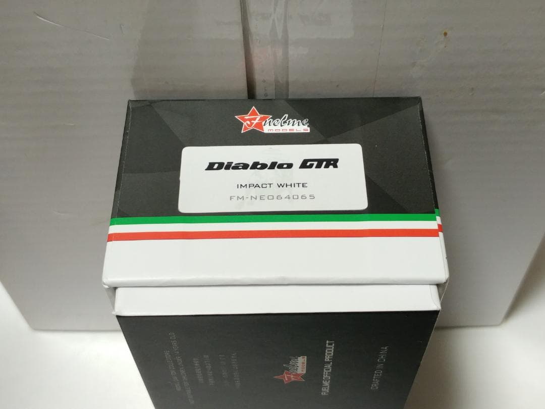FUELME 1/64 ランボルギーニ ディアブロ GT-R ホワイト