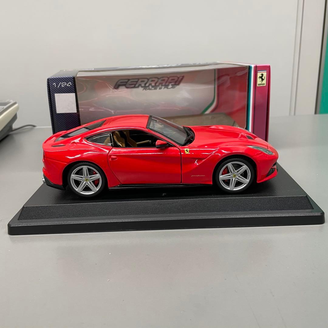 貴重‼️ ブラーゴ製の1/24スケール　フェラーリ F12 ベルリネッタ