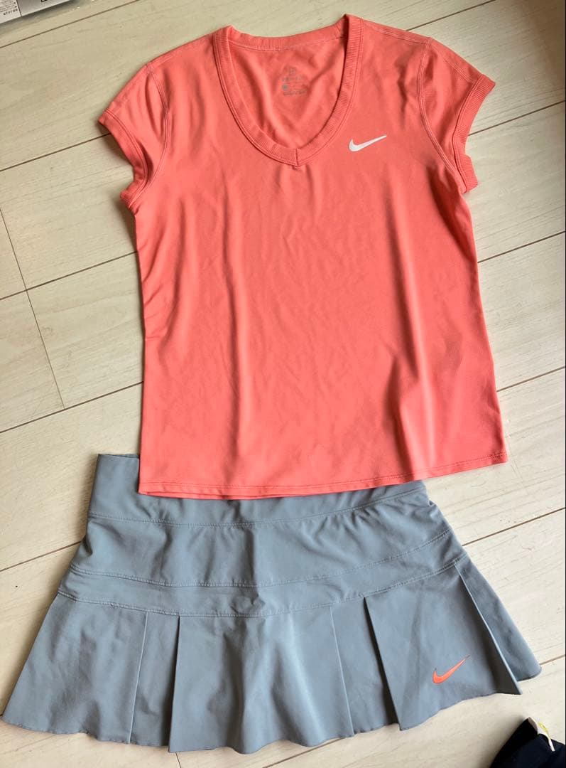 美品＊NIKEナイキ＊ビクトリースコートとトップス上下セットアップM