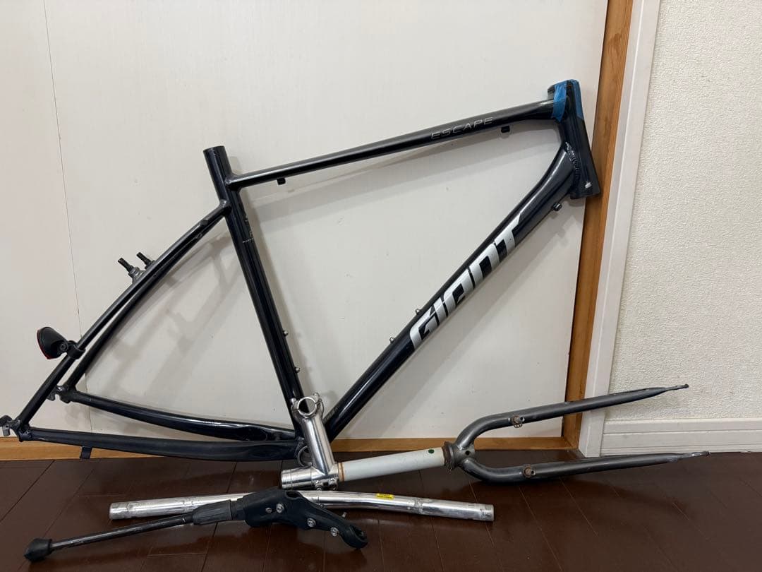 GIANT アルミフレーム + SHIMANO クランクセット他