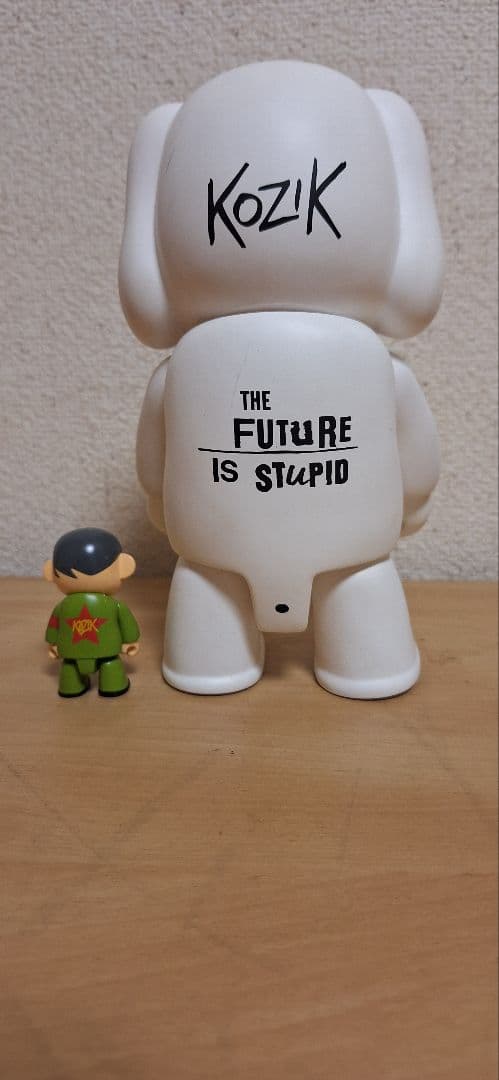 kozik QEE toy2r レア おまけスモーキンバニー１体