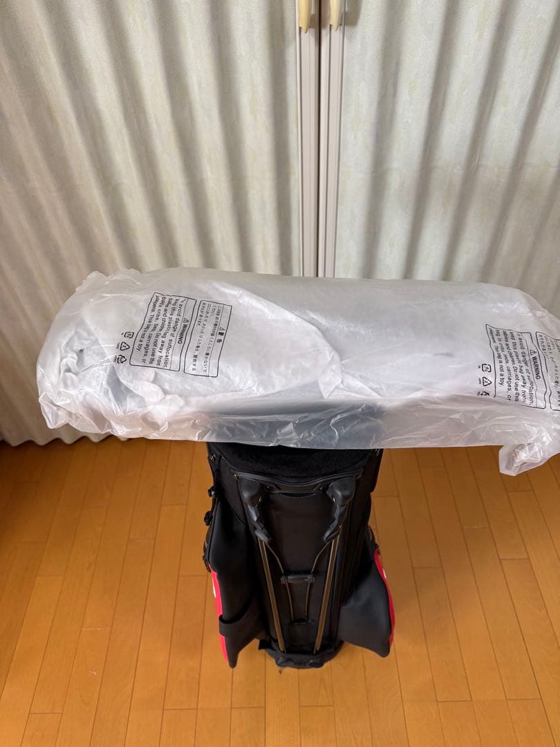 テーラーメイド　ステルス　スタンドバッグ 赤黒