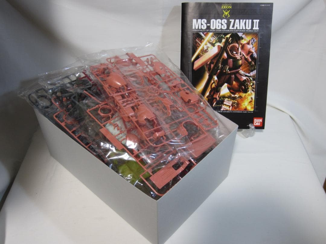 ぱ*ん様 MG 1/100スケール MS－06S ZAKUⅡ