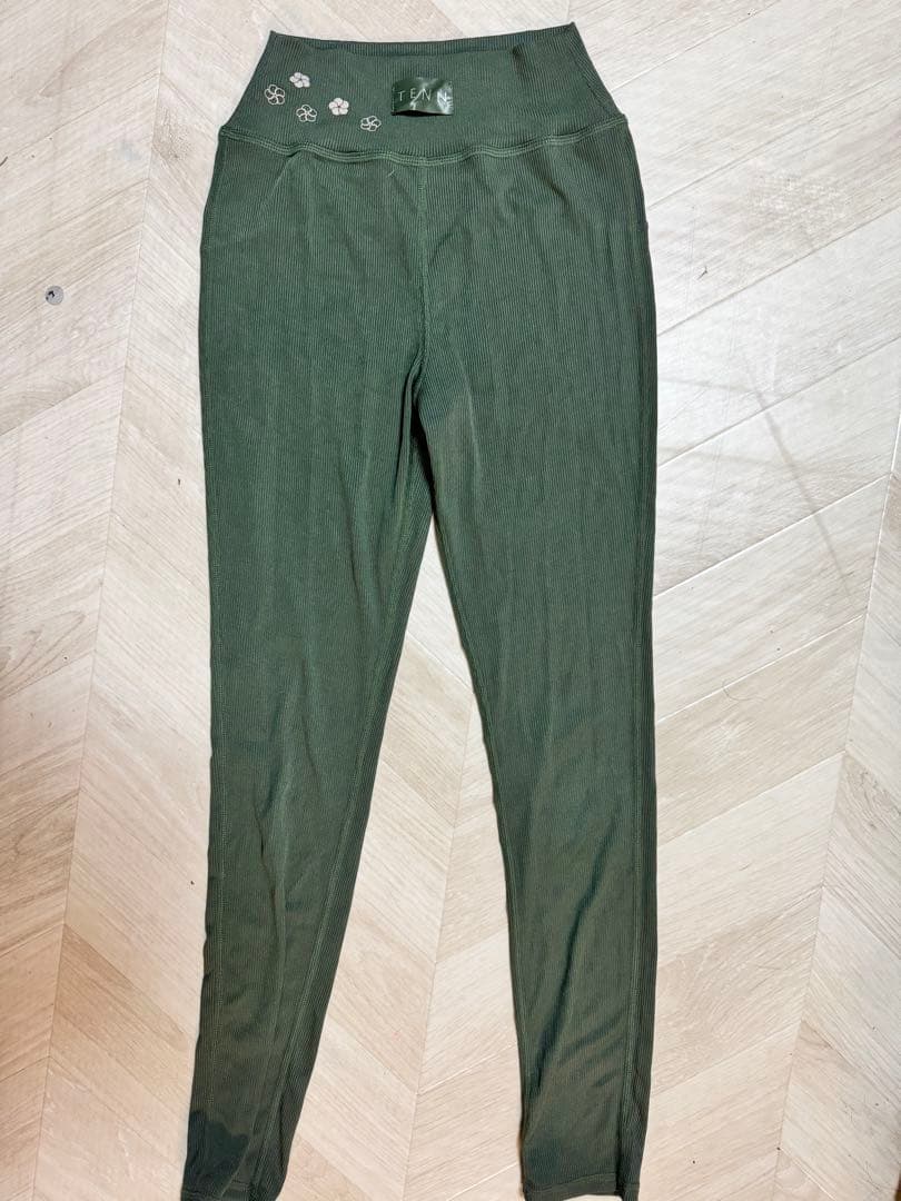 TENN 【AMATERUS】ヨガウェア上下セット　xs