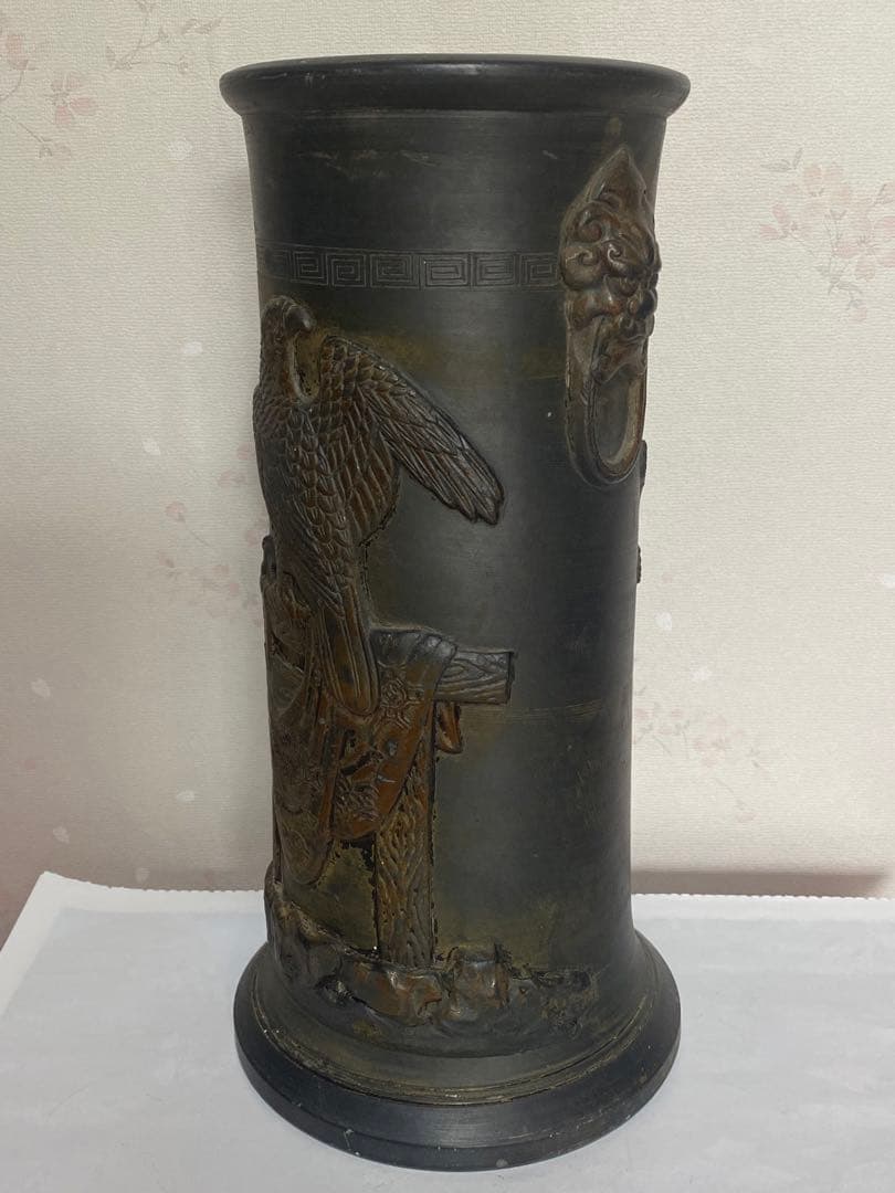 ⭐️明治時代 貼花 鬼面 鷹 翔雀文様 筒形壺 瓶 一点物 置物飾り 骨董品