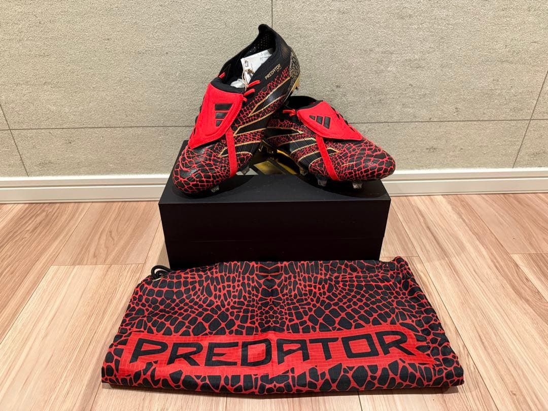 プレデターエリート FG 国内未発売カラー