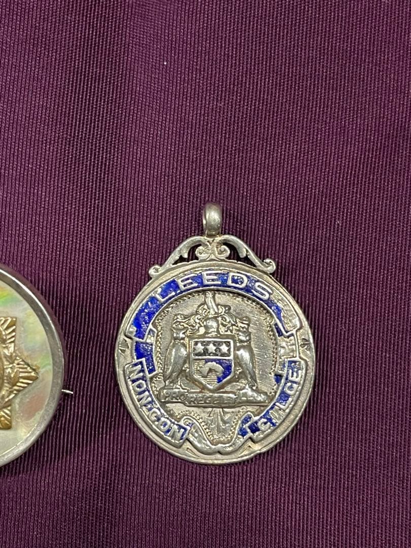 イギリスアンティーク スポーツ シルバー メダル & ブローチ STERLING