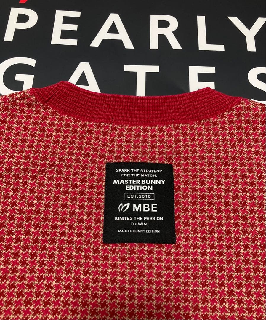 新品 パーリーゲイツ マスターバニー 千鳥編み込み ニット(6)サイズLL/赤