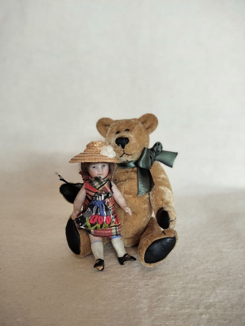 ④アンティーク　ミニョネット　ビスクドール