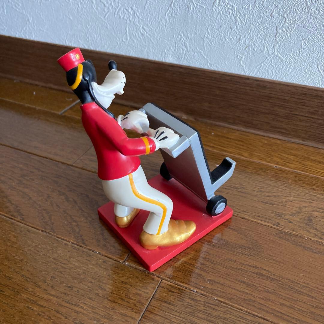 ディズニー　ドナルド90周年 腕時計　グーフィー　フィギュア　セット